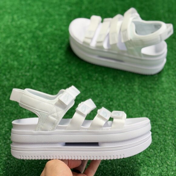 Nike Icon Classic Sandal Womens Shoes White DH0224-100 NEW Sz 8 - Picture 1 of 5